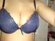 un bel reggiseno e un capezzolo che viene fuori